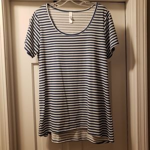 EUC Lularoe Classic T